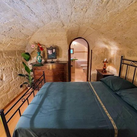 Cozy Classical Residence In The City Center Бари Экстерьер фото