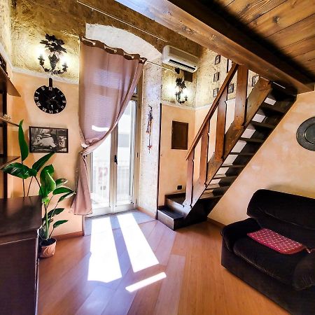 Cozy Classical Residence In The City Center Бари Экстерьер фото