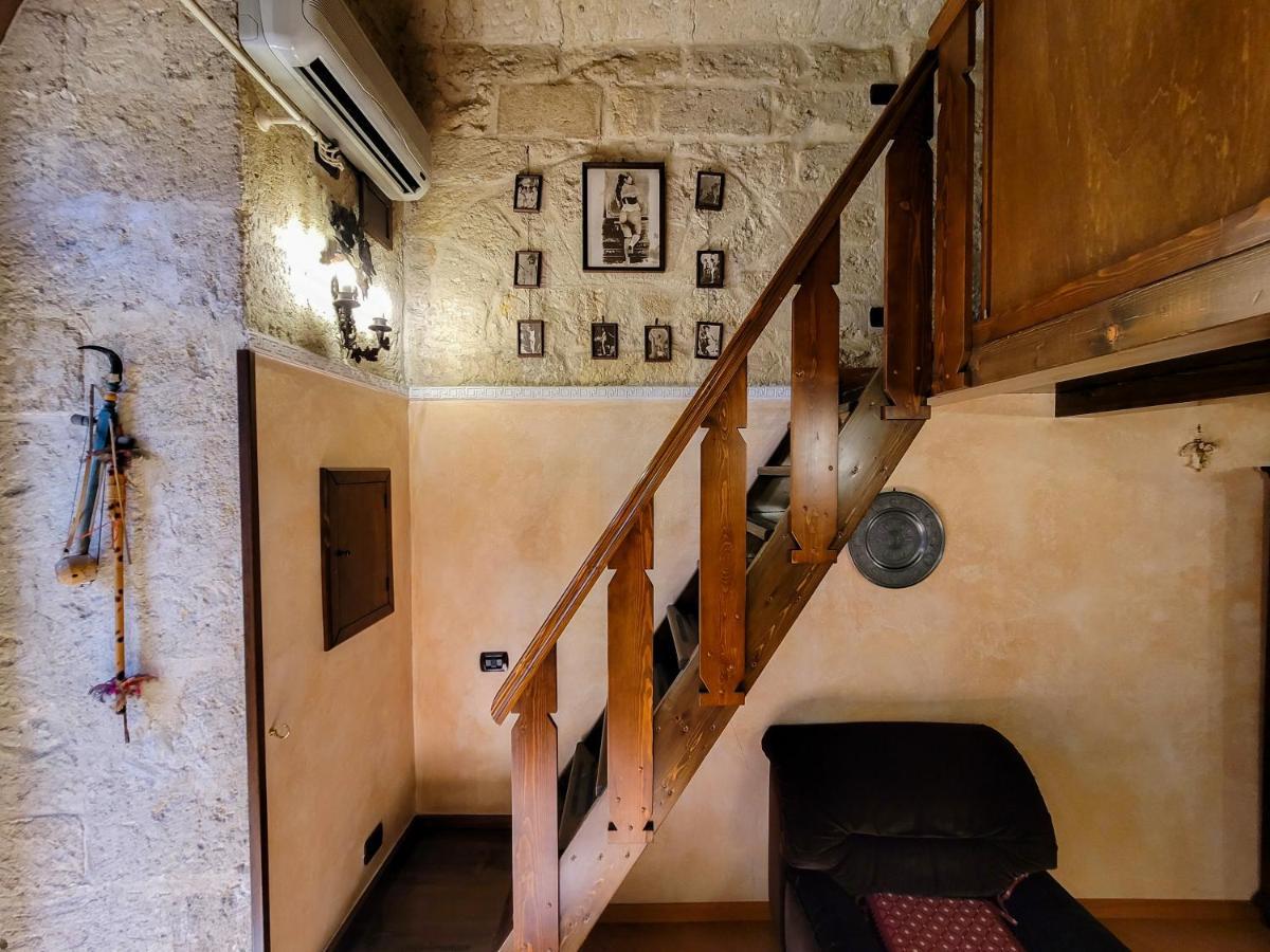 Cozy Classical Residence In The City Center Бари Экстерьер фото